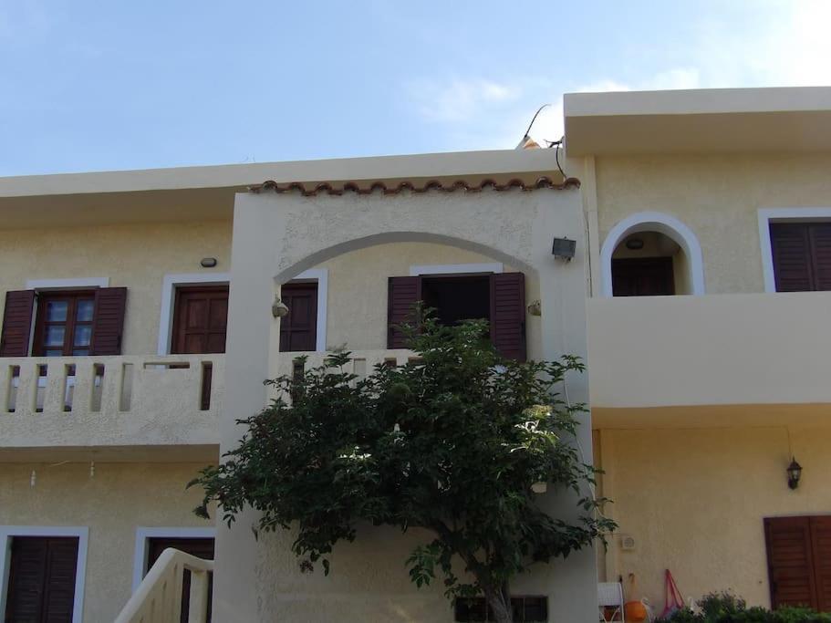 Teo 1 Apartment Goúvai Luaran gambar